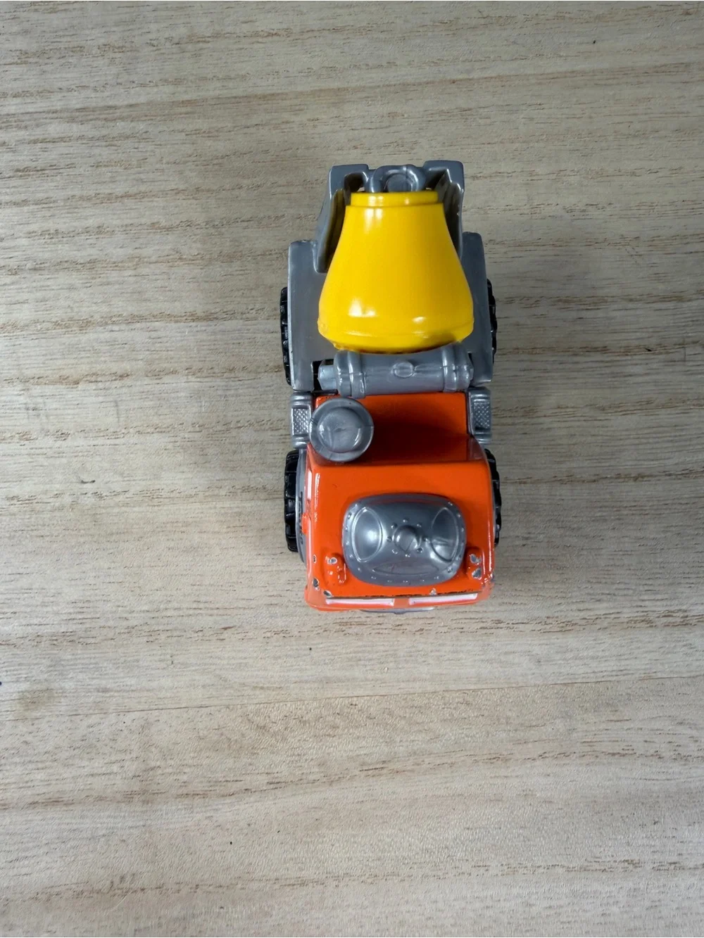 Tonka Chuck & Friends Spill Cement Mixer Truck Orange Diecast 2000 Maisto Hasbro